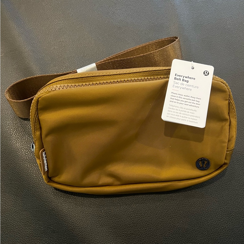 NWT lululemon everywhere belt bag